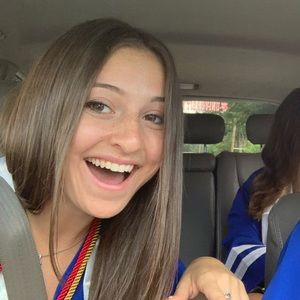 Meet your Posher, Chloe